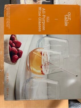 Out Table All-Purpose Wine Glasses - Clear Glass - Set
